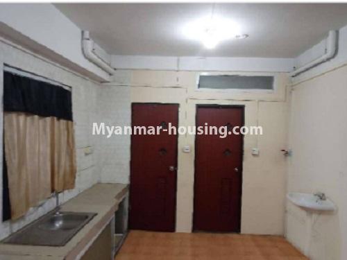 ミャンマー不動産 - 賃貸物件 - No.4652 - Two bedrooms unit in 50th Street Condominium, Botahtaung! - kitchen view