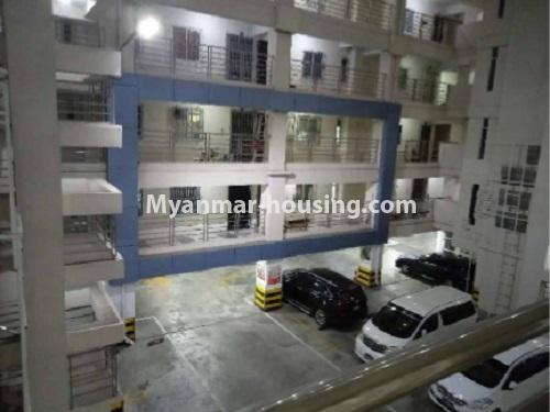 ミャンマー不動産 - 賃貸物件 - No.4652 - Two bedrooms unit in 50th Street Condominium, Botahtaung! - car parking view