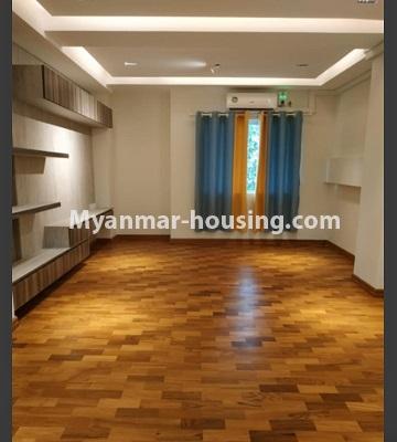 缅甸房地产 - 出租物件 - No.4658 - New Condominium Building room for rent in Hledan, Kamaryut! - living room view