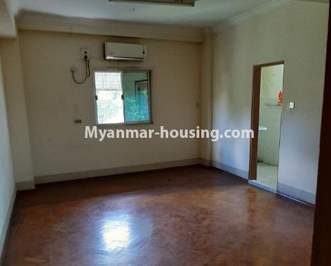 缅甸房地产 - 出租物件 - No.4660 - 3200 square feet condominium room for rent in Kamaryut! - master bedroom view