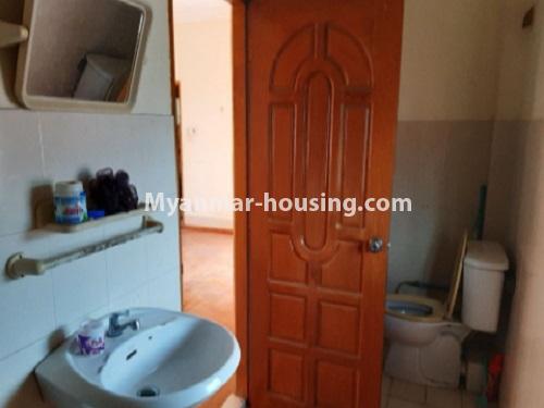 缅甸房地产 - 出租物件 - No.4660 - 3200 square feet condominium room for rent in Kamaryut! - bathroom view 1
