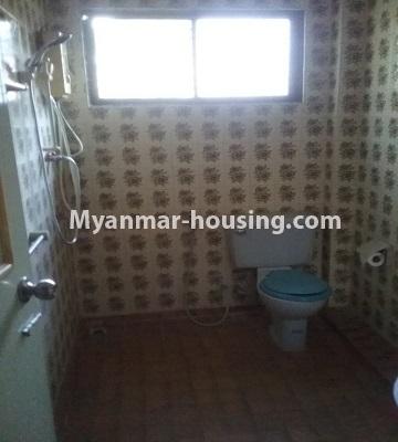 缅甸房地产 - 出租物件 - No.4662 - Landed house with reasonable price for rent in quiet location, Kamaryut! - another bathroom view