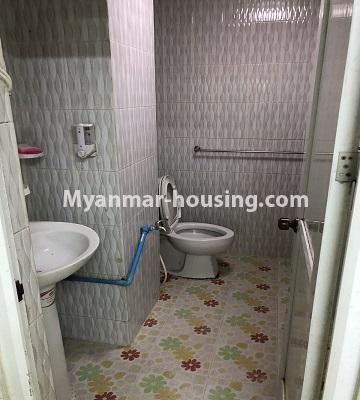 ミャンマー不動産 - 賃貸物件 - No.4666 - Decorated Aung Chan Thar Condominium room for rent in Kamaryut! - bathroom 3 view