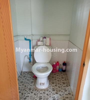မြန်မာအိမ်ခြံမြေ - ငှားရန် property - No.4675 - စမ်းချောင်းတွင် ပြင်ဆင်ပြီး ပရိဘောဂပါသောတိုက်ခန်း ရောင်းရန်ရှိသည်။toilet view