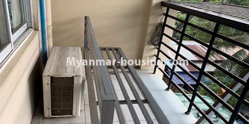 မြန်မာအိမ်ခြံမြေ - ငှားရန် property - No.4690 - သင်္ဃန်းကျွန်းတွင် အိပ်ခန်းနှစ်ခန်းပါသော ကွန်ဒိုခန်းငှားရန်ရှိသည်။balcony view