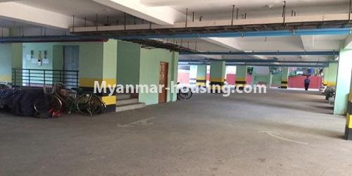 ミャンマー不動産 - 賃貸物件 - No.4690 - 2BHK condominium room for rent in Thin Gann Gyun! - car parking view