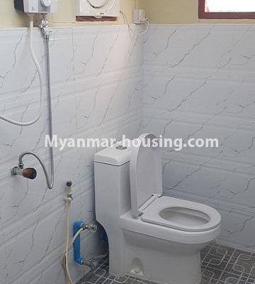 မြန်မာအိမ်ခြံမြေ - ငှားရန် property - No.4700 - ရွေှပြည်သာတွင် လုံးချင်းအိမ်သန့်သန့်လေး ငှားရန်ရှိသည်။bathroom 1 view