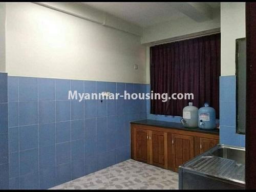 မြန်မာအိမ်ခြံမြေ - ငှားရန် property - No.4705 - တာမွေတွင် အိပ်ခန်းသုံးခန်းပါသော ကွန်ဒိုခန်းငှားရန်ရှိသည်။ kitchen view