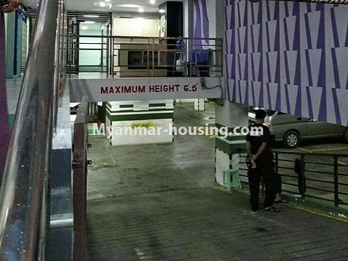 ミャンマー不動産 - 賃貸物件 - No.4705 - Three bedrooms condominium room for rent in Tarmyay! - car parking view