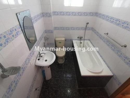 缅甸房地产 - 出租物件 - No.4706 - Furnished 1 BHK condominium room for rent in Sanchaung! - master bedroom bathroom view 