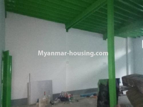 缅甸房地产 - 出租物件 - No.4728 - Large ground floor for rent near Night Market, Kyeemyintdaing! - ground floor interior view