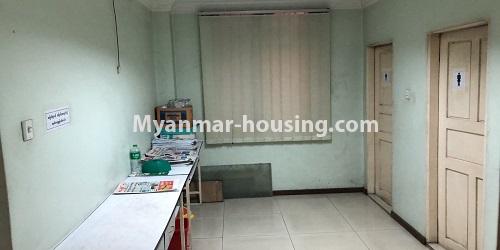 ミャンマー不動産 - 賃貸物件 - No.4739 - Large office room for rent on Ba Yint Naung Road, Kamaryut Township. - another interior office view