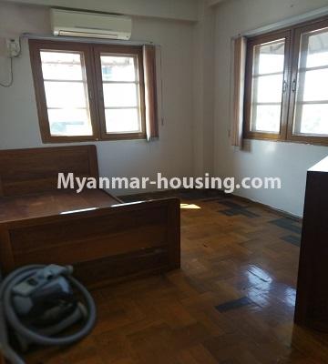 မြန်မာအိမ်ခြံမြေ - ငှားရန် property - No.4748 - ဂျပန်သံရုံးအနီးတွင် အခန်းသန့်သန့်လေး တစ်ခန်းငှားရန်ရှိသည်။another single bedroom view