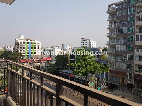 မြန်မာအိမ်ခြံမြေ - ငှားရန် property - No.4749 - ရန်ကင်းတွင် အသစ်စက်စက် အိပ်ခန်းသုံးခန်းပါသော ရွေှမိုးကောင်းကွန်ဒို ငှားရန်ရှိ်သည်။ - balcony view