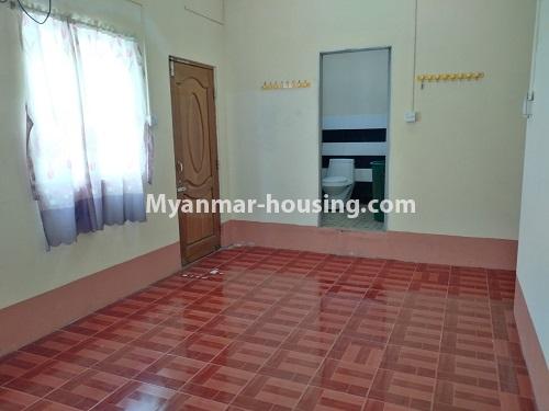 ミャンマー不動産 - 賃貸物件 - No.4751 - 6 BHK Penthouse for rent in Yangon Downtown Area. - another master bedroom view