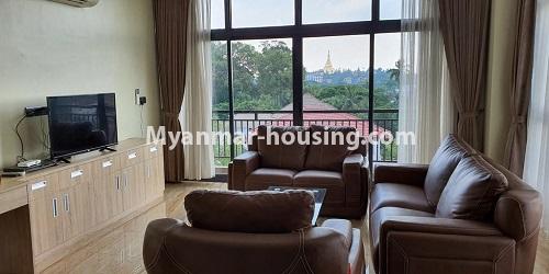 မြန်မာအိမ်ခြံမြေ - ငှားရန် property - No.4757 - Residence ကောင်းကောင်းတွင် နေချင်သူများအတွက် အိပ်ခန်းသုံးခန်းပါသည့်အခန်း ငှားရန်ရှိသည်။ - living room view