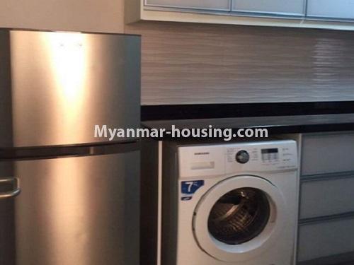 မြန်မာအိမ်ခြံမြေ - ငှားရန် property - No.4758 - Star City Condo တွင် အိပ်ခန်း နှစ်ခန်း ပါသည့် ဈေးနှုန်းသက်သာသည့် အခန်းကောင်း ငှားရန်ရှိသည်။ - kitchen view