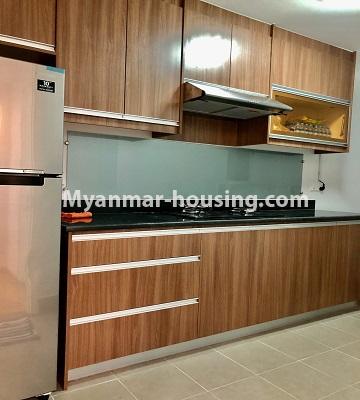 ミャンマー不動産 - 賃貸物件 - No.4761 - Furnished and decorated B Zone 2BHK unit for rent in Star City, Thanlyin! - kitchen view