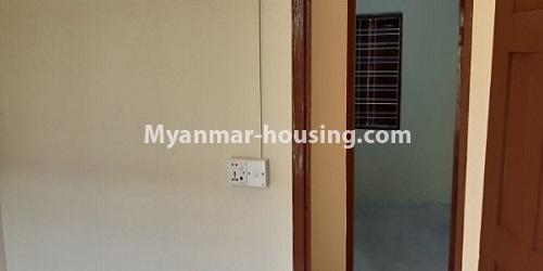 မြန်မာအိမ်ခြံမြေ - ငှားရန် property - No.4765 - မင်္ဂလာဒုံတွင် အိပ်ခန်းနှစ်ခန်းပါသော လုံးချင်းအိမ်တစ်လုံး ငှားရန်ရှိသည်။bedroom view