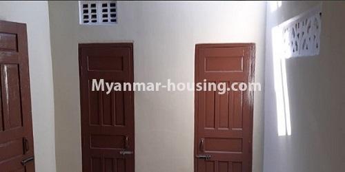 မြန်မာအိမ်ခြံမြေ - ငှားရန် property - No.4765 - မင်္ဂလာဒုံတွင် အိပ်ခန်းနှစ်ခန်းပါသော လုံးချင်းအိမ်တစ်လုံး ငှားရန်ရှိသည်။bathroom and toilet area
