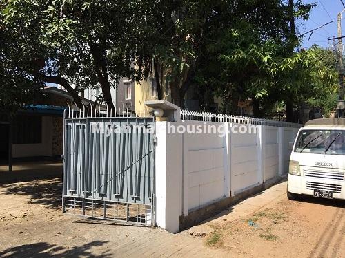 Myanmar real estate - for rent property - No.4779 - Landed house near Moe Kaung Road for rent in Yankin! - yard and street view