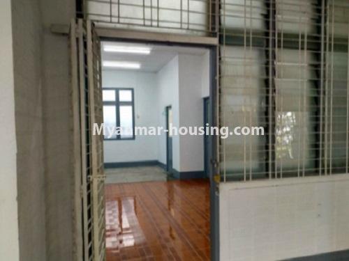 ミャンマー不動産 - 賃貸物件 - No.4779 - Landed house near Moe Kaung Road for rent in Yankin! - another view of inside hall