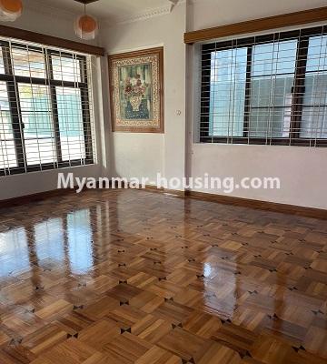 မြန်မာအိမ်ခြံမြေ - ငှားရန် property - No.4781 - ရန်ကင်းတွင် ပြင်ဆင်ပြီး အိပ်ခန်းခုနှစ်ခန်းပါသော လုံးချင်းအိမ်တစ်လုံး ငှားရန်ရှိသည်။ - living room area view