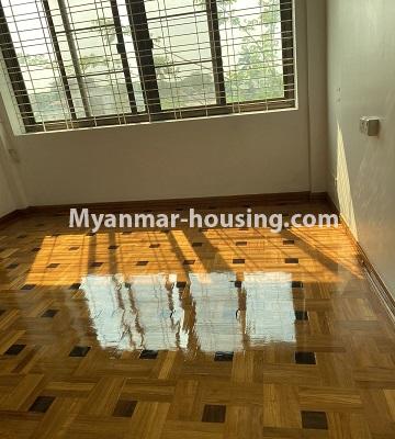 မြန်မာအိမ်ခြံမြေ - ငှားရန် property - No.4781 - ရန်ကင်းတွင် ပြင်ဆင်ပြီး အိပ်ခန်းခုနှစ်ခန်းပါသော လုံးချင်းအိမ်တစ်လုံး ငှားရန်ရှိသည်။ - another bedroom view
