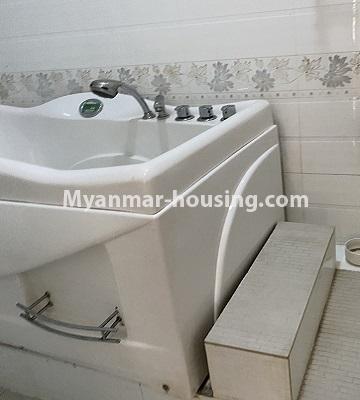 မြန်မာအိမ်ခြံမြေ - ငှားရန် property - No.4781 - ရန်ကင်းတွင် ပြင်ဆင်ပြီး အိပ်ခန်းခုနှစ်ခန်းပါသော လုံးချင်းအိမ်တစ်လုံး ငှားရန်ရှိသည်။bathroom view