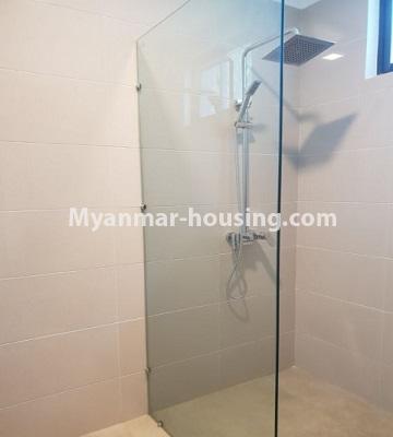 မြန်မာအိမ်ခြံမြေ - ငှားရန် property - No.4788 - လမင်း Luxury Condo တွင် ပြင်ဆင်ပြီး အခန်းတစ်ခန်း ငှားရန်ရှိသည်။bathroom view