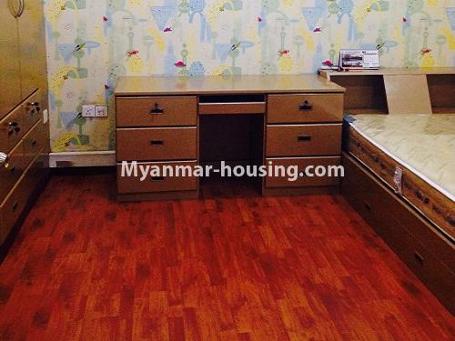 ミャンマー不動産 - 賃貸物件 - No.4791 - Condominium room in Latha for rent! - bedroom view