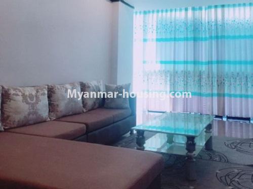 မြန်မာအိမ်ခြံမြေ - ငှားရန် property - No.4792 - Orchid Condo တွင် ဈေးနှုန်းသင့်တင့်သည့် အခန်းကောင်းတစ်ခန်း ငှားရန်ရှိသည်။ - living room view