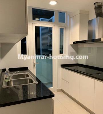 ミャンマー不動産 - 賃貸物件 - No.4793 - Two bedrooms unit in G.E.M.S Condominium for rent, Hlaing! - kitchen view