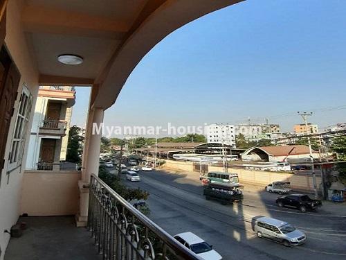 မြန်မာအိမ်ခြံမြေ - ငှားရန် property - No.4803 - တောင်ဥက္ကလာတွင် သုံးထပ်တိုက်ငှားရန် ရှိသည်။ - balcony view