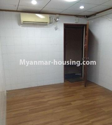 ミャンマー不動産 - 賃貸物件 - No.4814 - Kandawgyi Tower condominium room for rent in Mingalar Taung Nyunt! - another bedrom view