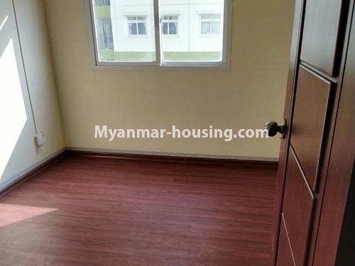 缅甸房地产 - 出租物件 - No.4816 - 3BR Yatana Hninzi condominium room for rent in Dagon Seikkan! - single bedroom view