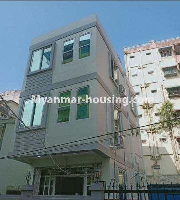 မြန်မာအိမ်ခြံမြေ - ငှားရန် property - No.4817 - ကမာရွတ် ဗဟိုလမ်းအနီးတွင် လုံးချင်း (၃)ထပ် တစ်လုံး ငှားရန် ရန်ရှိသည်။another view of building