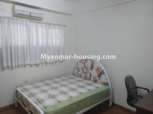 မြန်မာအိမ်ခြံမြေ - ငှားရန် property - No.4821 - ရန်ကင်းဈေး ကွန်ဒိုတွင် အခန်းကောင်းတစ်ခန်း ငှားရန်ရှိသည်။ - bedroom view