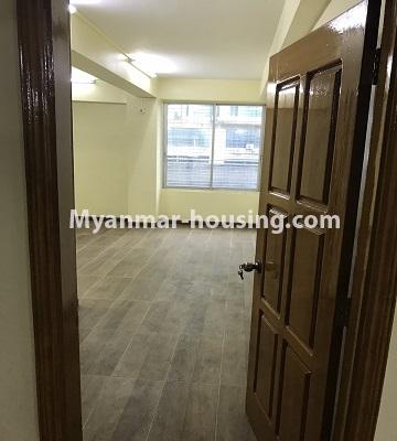 缅甸房地产 - 出租物件 - No.4829 - 4 BHK Dagon Tower room for rent near Shwedagon Pagoda, Bahan! - another bedroom view