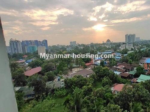 မြန်မာအိမ်ခြံမြေ - ငှားရန် property - No.4830 - မီတာခမှလွဲ၍ ဘာဖိုးမှ ထပ်မပေးစရာမလိုသည့်အခန်းတစ်ခန်း Jewel Residence ကွန်ဒိုတွင် ငှားရန်ရှိသည်။ - sunrise view from balcony