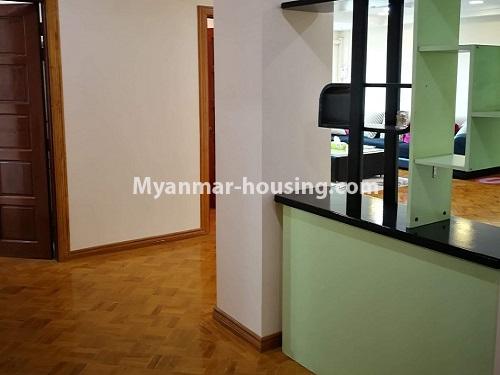 မြန်မာအိမ်ခြံမြေ - ငှားရန် property - No.4830 - မီတာခမှလွဲ၍ ဘာဖိုးမှ ထပ်မပေးစရာမလိုသည့်အခန်းတစ်ခန်း Jewel Residence ကွန်ဒိုတွင် ငှားရန်ရှိသည်။living room  area view