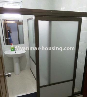 ミャンマー不動産 - 賃貸物件 - No.4833 - 4 BHK 99 Residence room for rent in Ahlone! - bathroom view