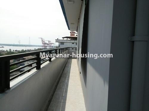 缅甸房地产 - 出租物件 - No.4839 -  River View Penthouse for rent in China Town, Yangon Downtown! - corridor view of the penthouse