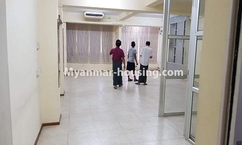 မြန်မာအိမ်ခြံမြေ - ငှားရန် property - No.4841 - မြို့ထဲတွင် ရုံးခန်းအတွက် ကွန်ဒိုခန်းငှားရန်ရှိသည်။ - another view of the hall
