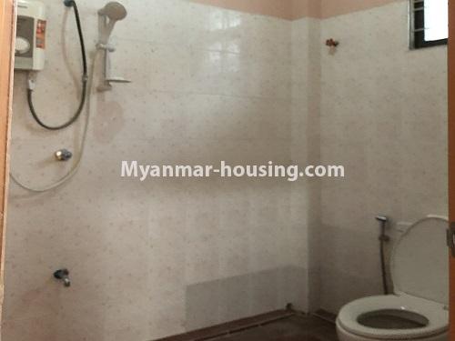 မြန်မာအိမ်ခြံမြေ - ငှားရန် property - No.4843 - မြောက်ဒဂုံတွင် အိပ်ခန်း ခုနှစ်ခန်းပါသော နှစ်ထပ်အိမ်တစ်လုံး ငှားရန်ရှိသည်။bathroom view