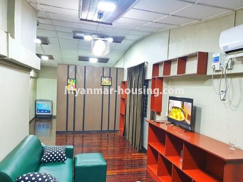 ミャンマー不動産 - 賃貸物件 - No.4858 - Furnished sixth floor apartment room for rent in Sanchaung! - living room view