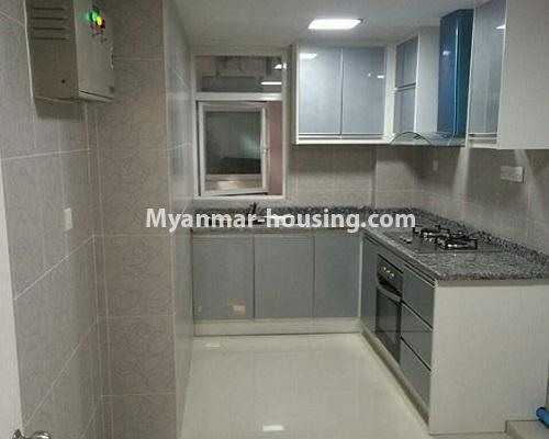 ミャンマー不動産 - 賃貸物件 - No.4867 - 3 BHK Star City Condominium room for rent in Thanlyin! - kitchen view