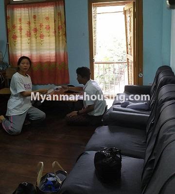 မြန်မာအိမ်ခြံမြေ - ငှားရန် property - No.4869 - ရန်ကင်းတွင် အိပ်ခန်းနှစ်ခန်းပါသော နှစ်လွှာတိုက်ခန်း ငှားရန်ရှိသည်။living room view