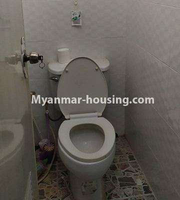 မြန်မာအိမ်ခြံမြေ - ငှားရန် property - No.4869 - ရန်ကင်းတွင် အိပ်ခန်းနှစ်ခန်းပါသော နှစ်လွှာတိုက်ခန်း ငှားရန်ရှိသည်။toilet view