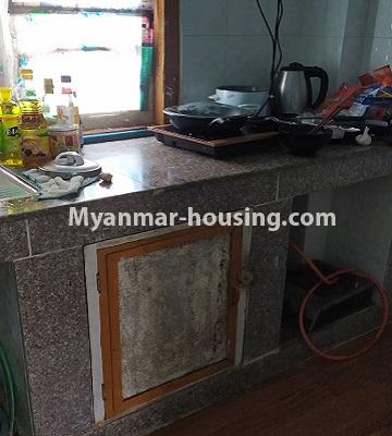 မြန်မာအိမ်ခြံမြေ - ငှားရန် property - No.4869 - ရန်ကင်းတွင် အိပ်ခန်းနှစ်ခန်းပါသော နှစ်လွှာတိုက်ခန်း ငှားရန်ရှိသည်။kitchen view